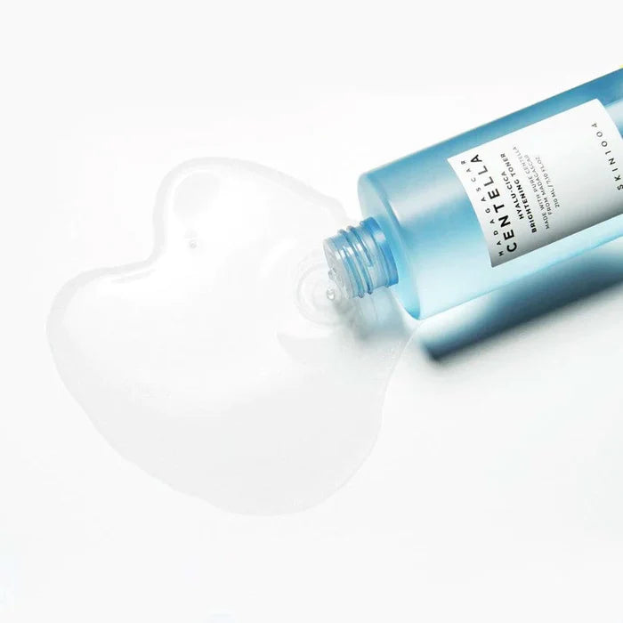 SKIN1004-Madagascar-Centella-Hyalu-Cica-Brightening-Toner-TheHappyFace2.webp